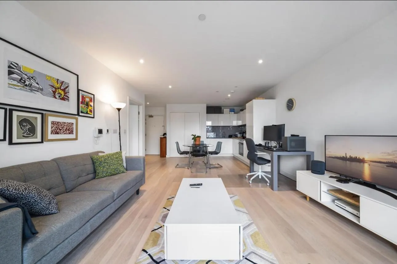 Riverside Suites And Apartments London